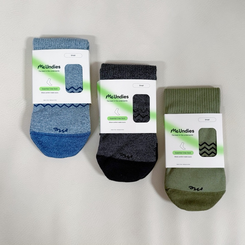 MeUndies Women's Essential Crew Sock Bundle - Blue, Black/Gray, Olive (NWT) - Picture 2 of 7
